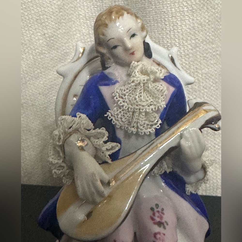 Vintage Dresden Reproduction Victorian Man Playing Qatar Porcelain - Picture 4 of 13